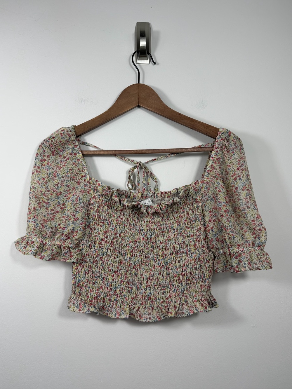 Dress Forum Women’s S Ditsy Floral Smocked Puff Sleeve Crop Top Cottagecore